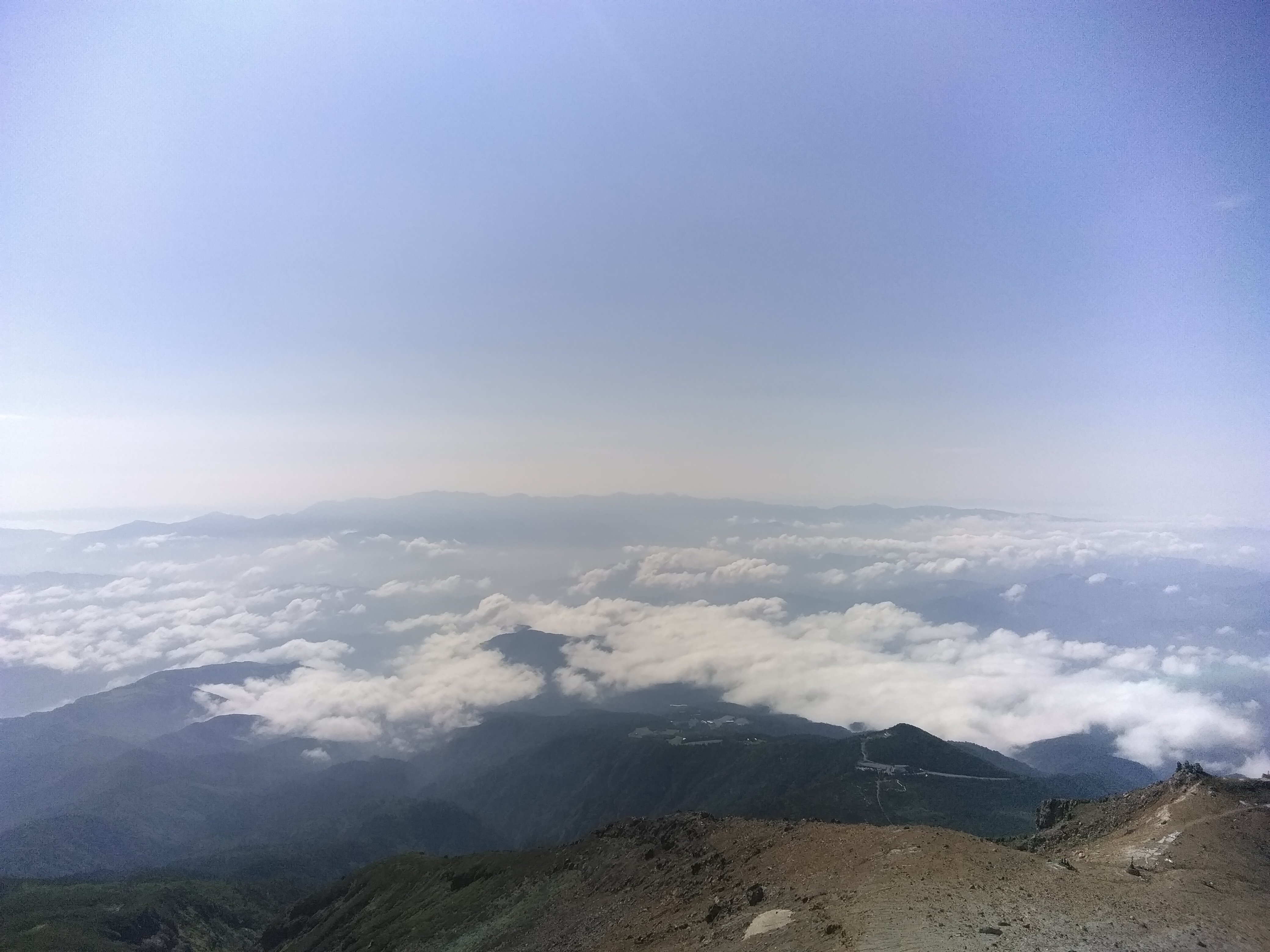 ���ォ��̌i�F