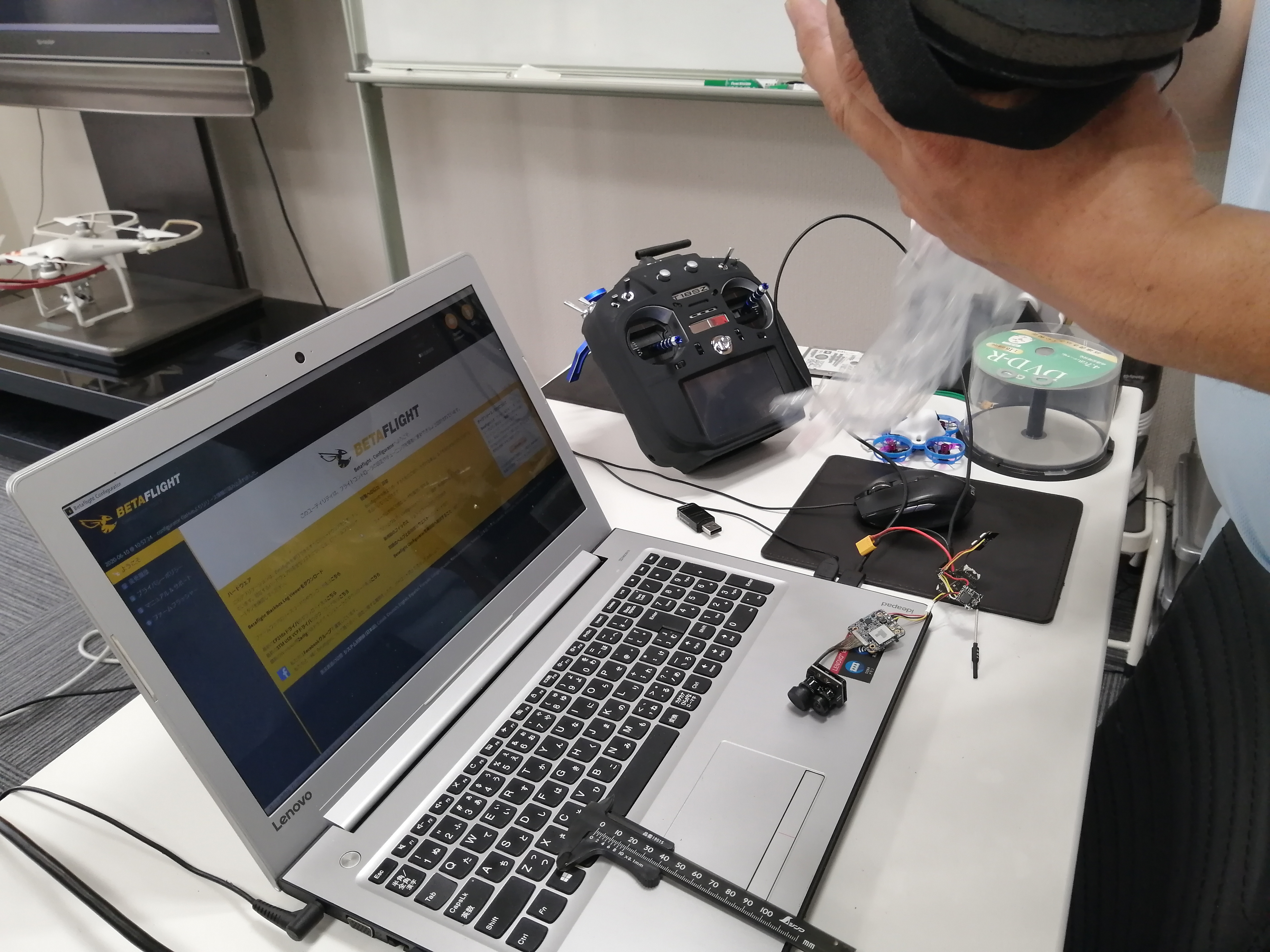 �J��������