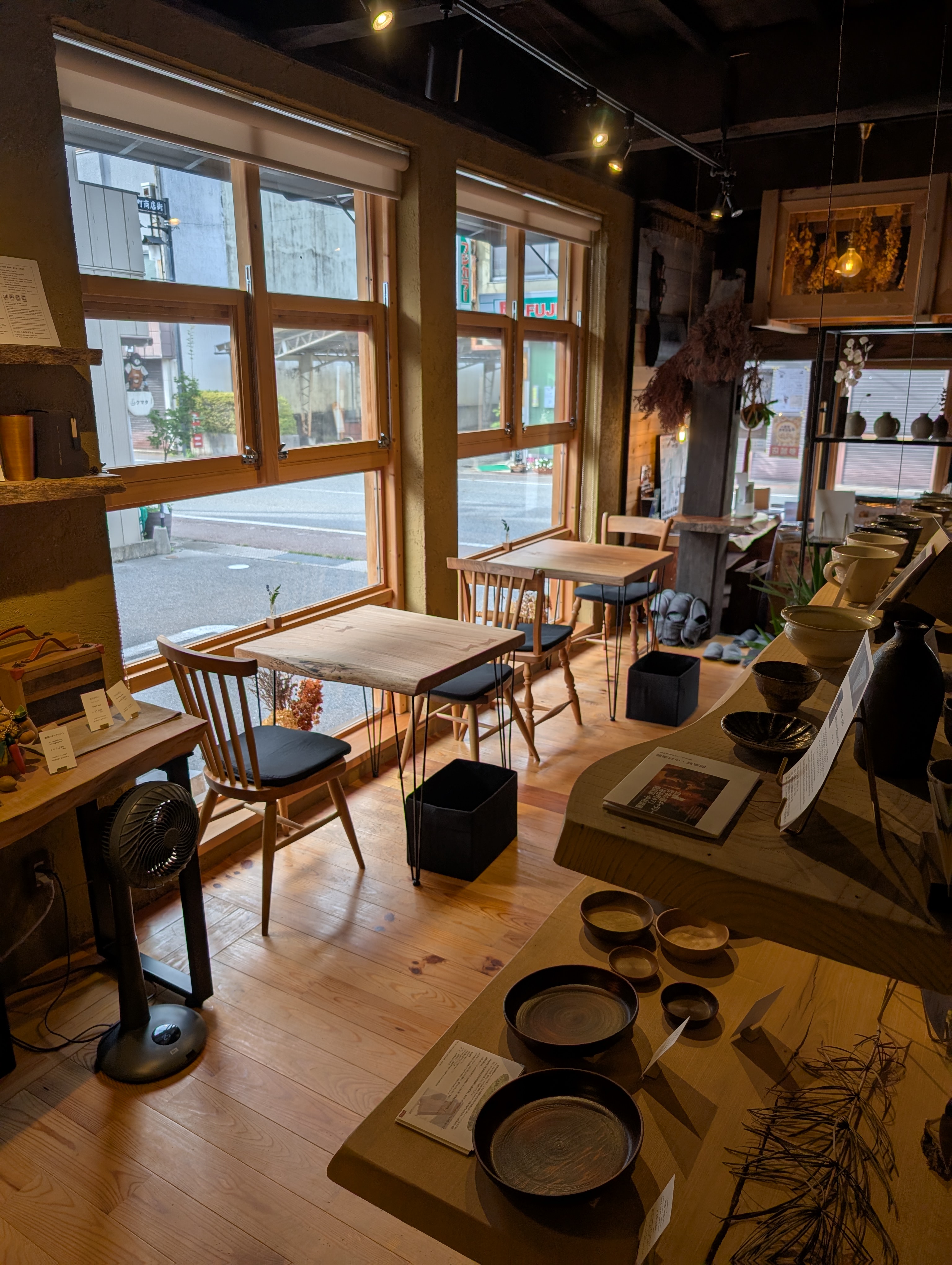 �i���̃e�[�u��